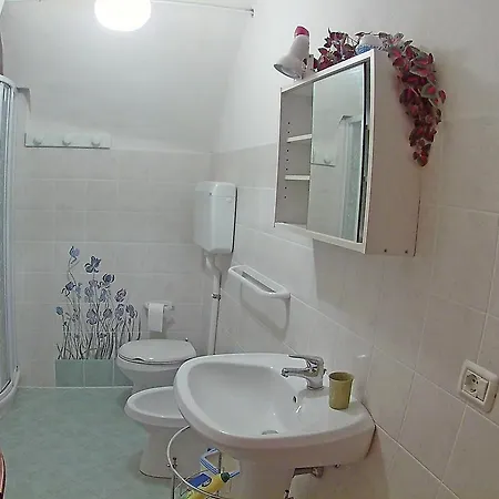 Feriehus Casa Del Borgo Domenica Holideal